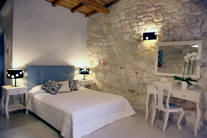 Hotel Petrino Suites room.jpg