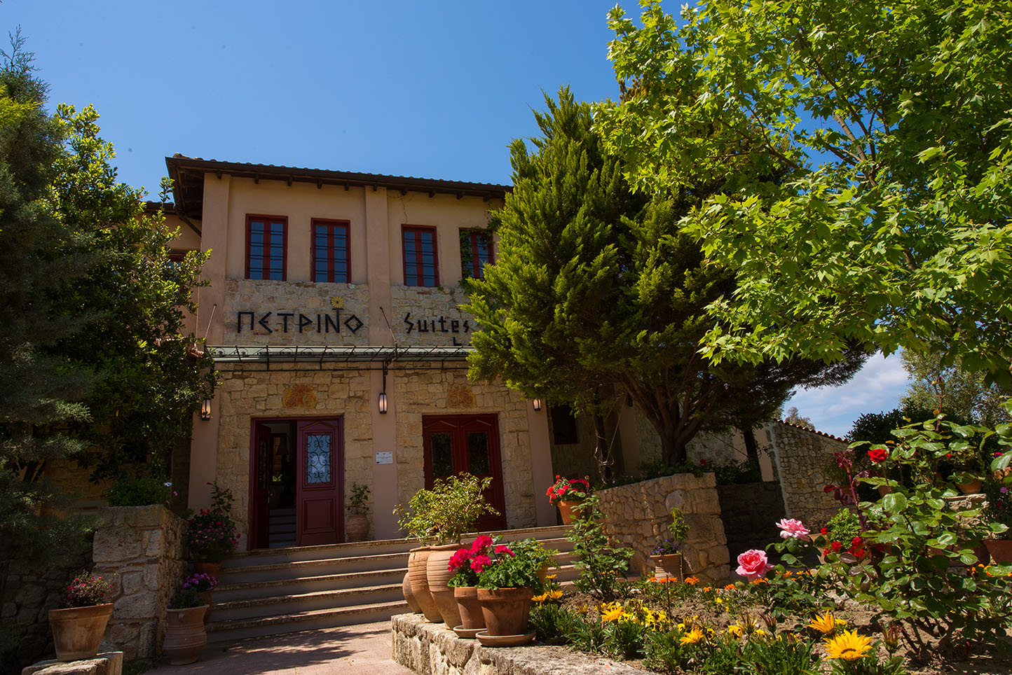 Hotel Petrino Suites ulaz.jpg