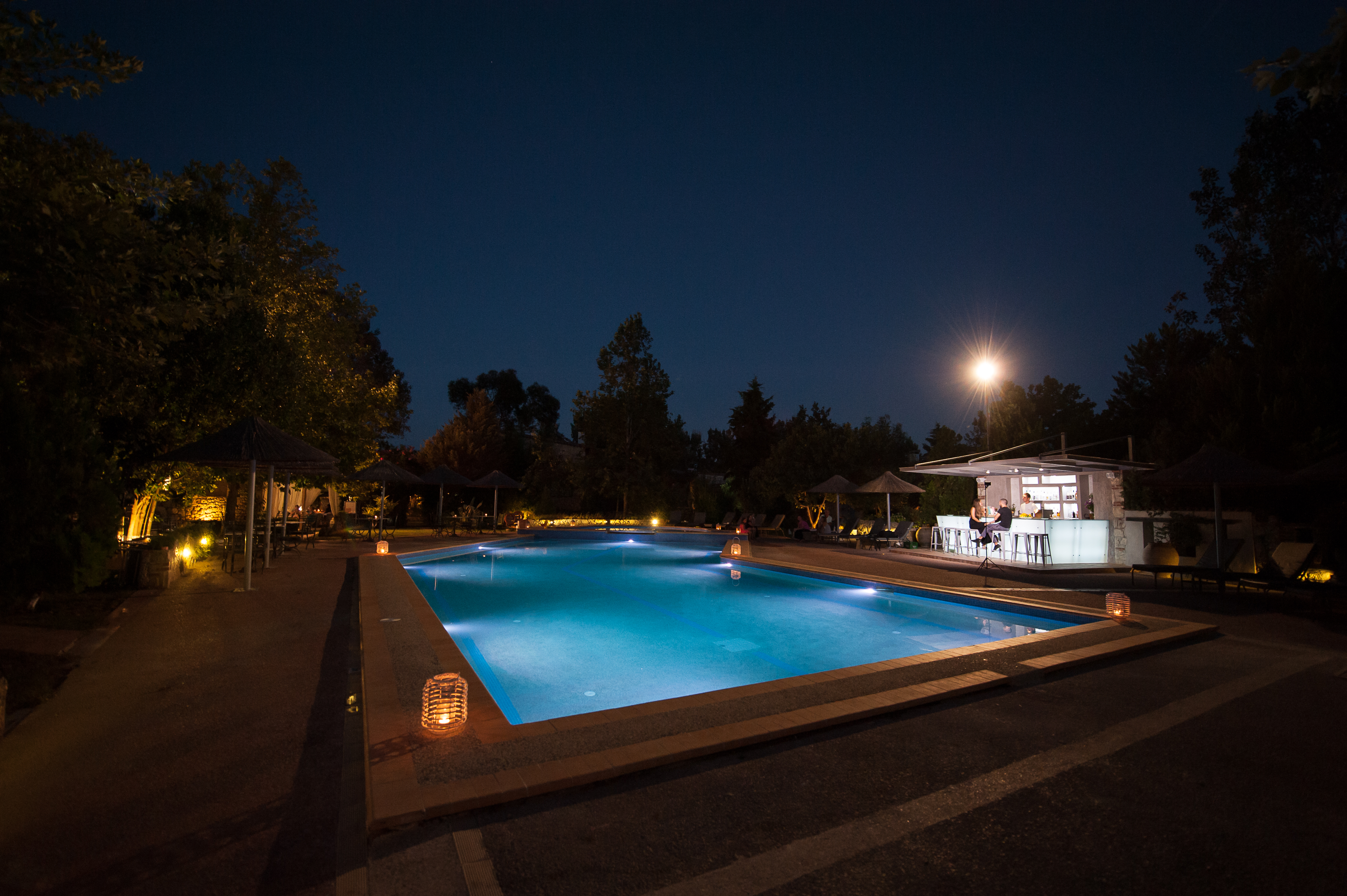 Petrino Suites hotel bazen.jpg