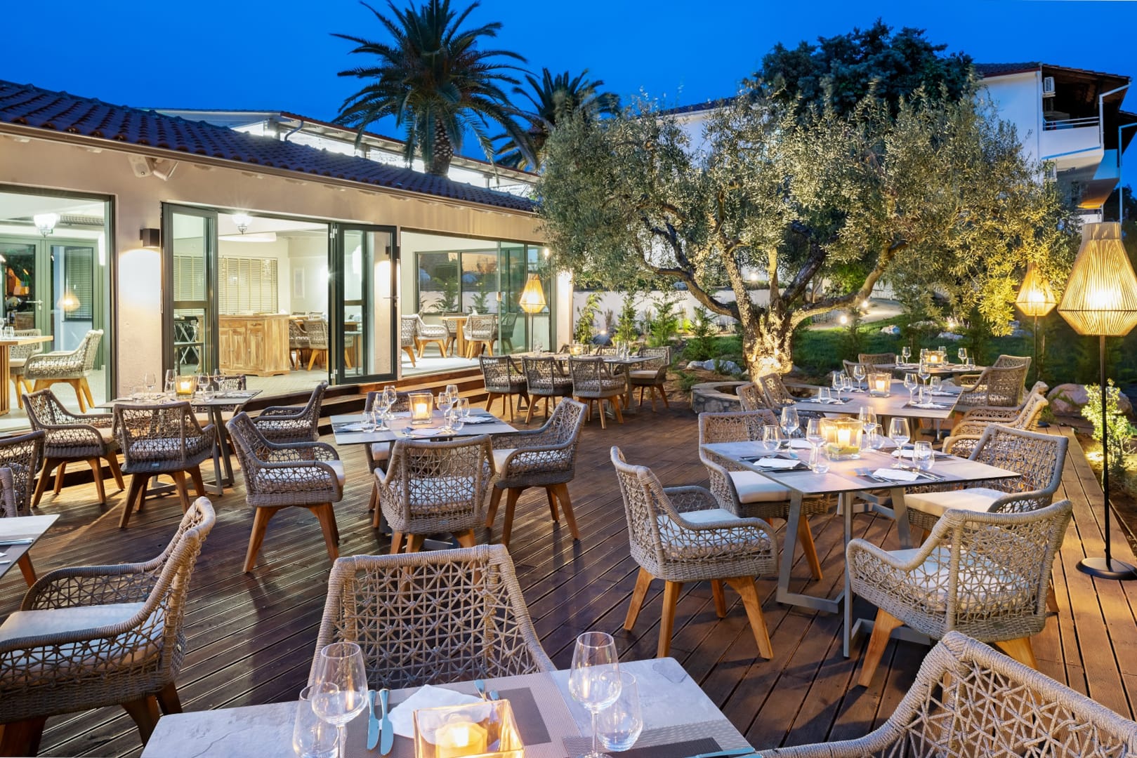Hotel Philoxenia-Terasa restorana.jpg