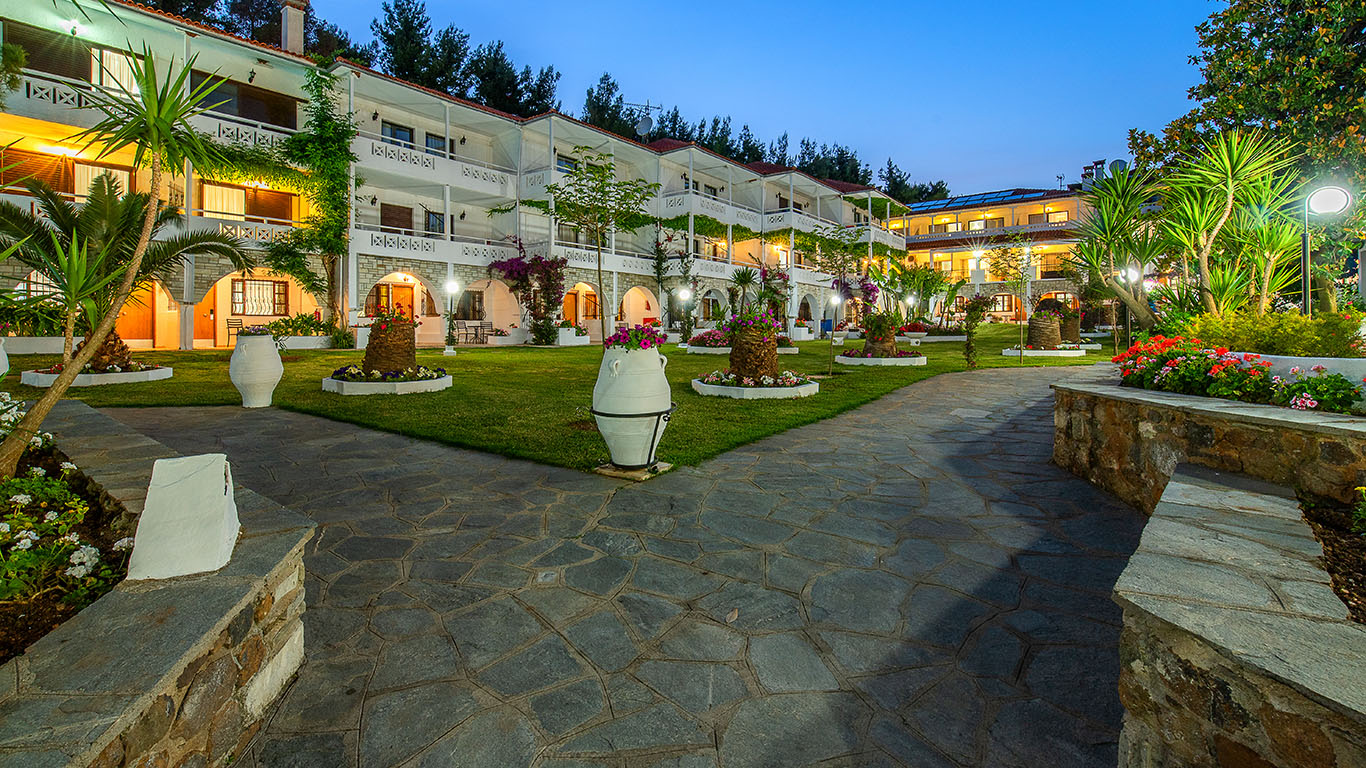 Hotel Porfi Beach basta.jpg