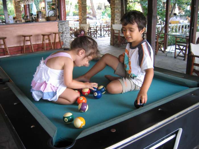 Hotel Porfi Beach bilijar.jpg