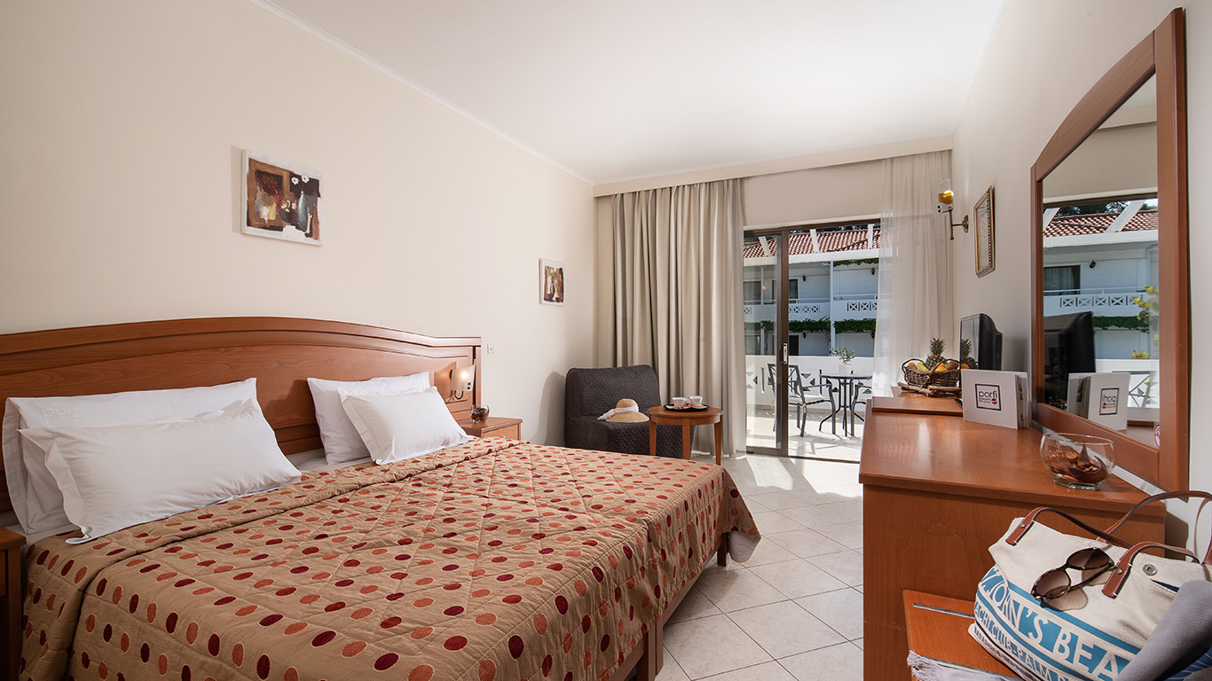 Hotel Porfi Beach enterijer apartmana.jpg