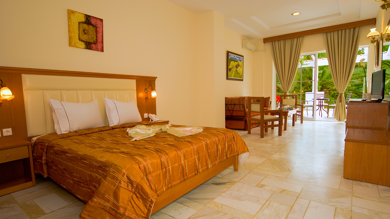 Hotel Porfi Beach suite enterijer.jpg