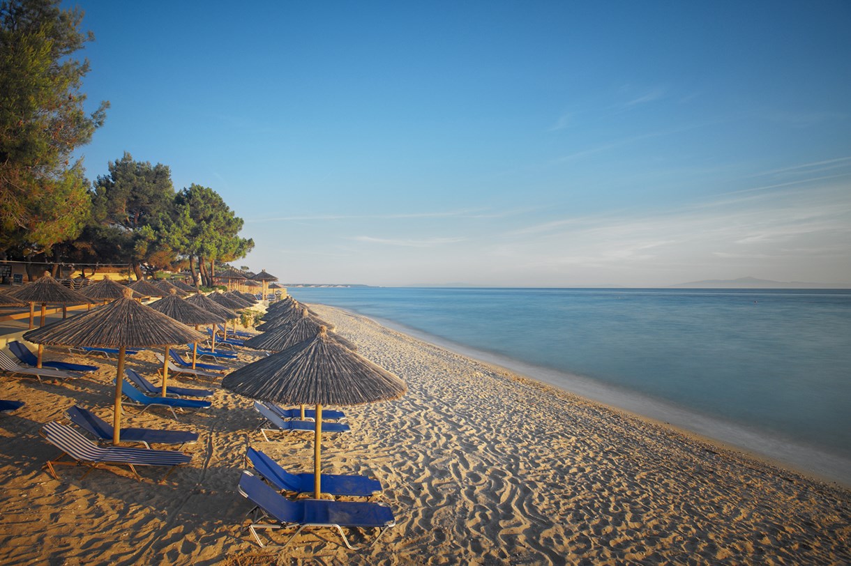 Hotel Portes Beach plaza.jpg