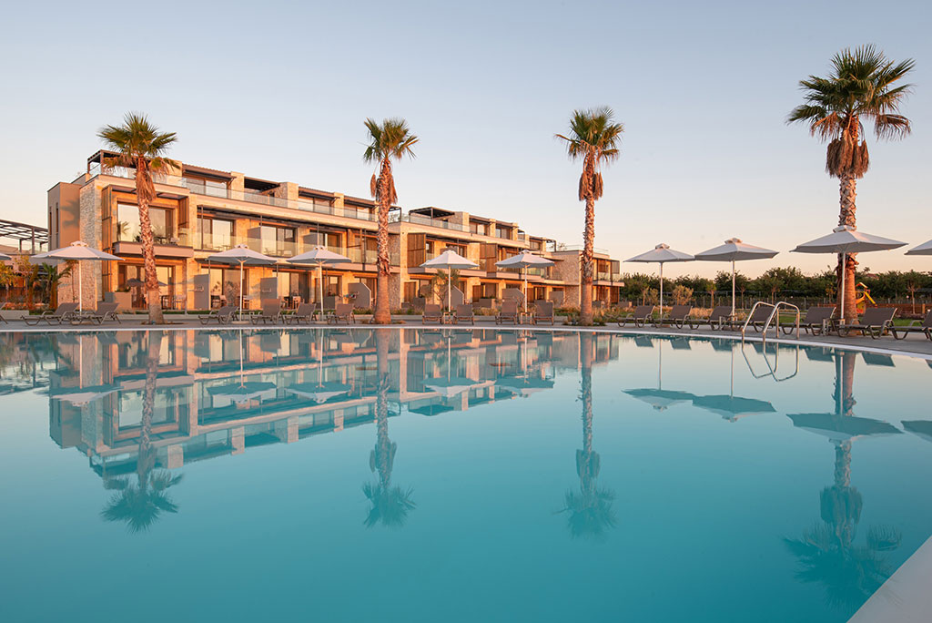 Hotel Portes Lithos bazen.jpg