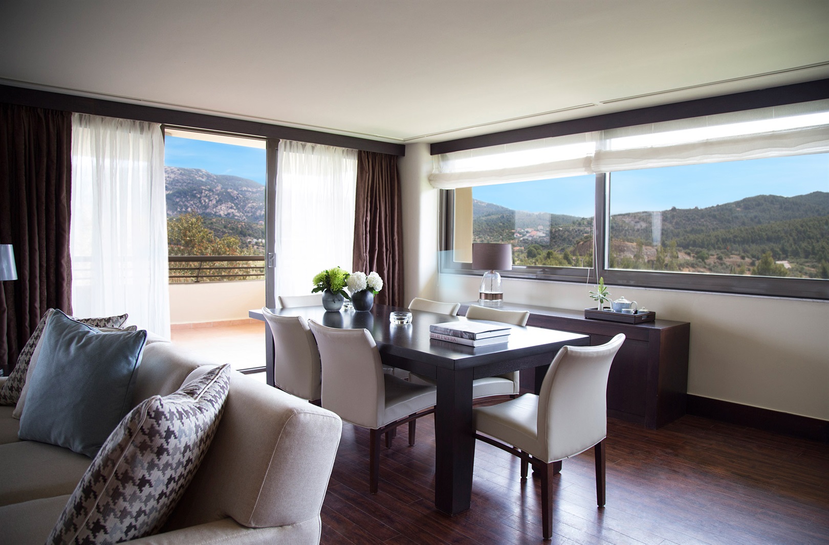 Hotel Porto Carras Meliton presidential suite trpezarija.jpg