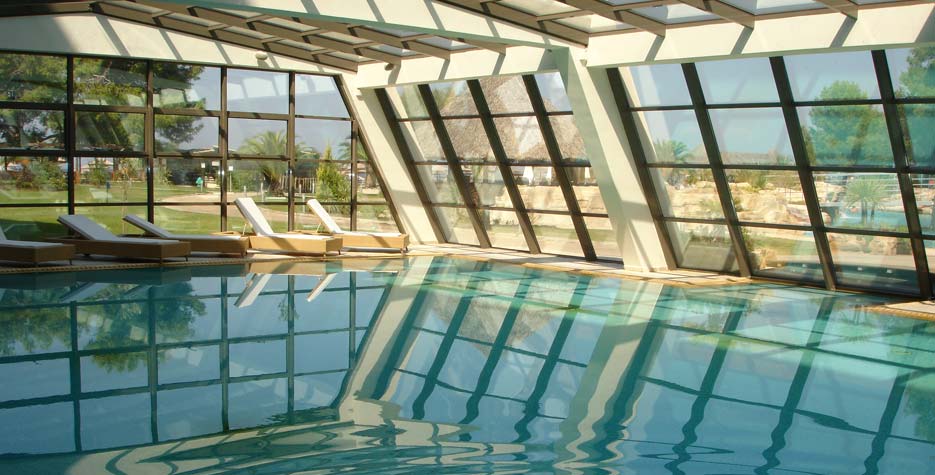 Hotel Porto Carras Meliton zatvoreni bazen.jpg