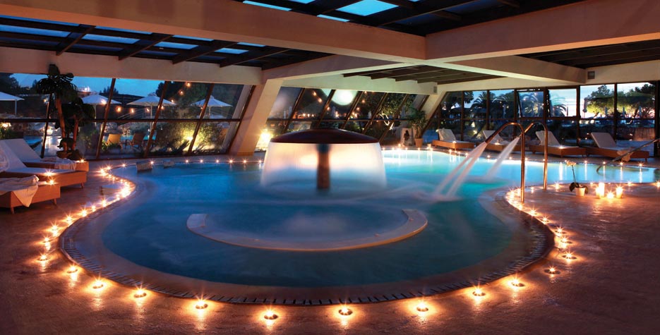 Hotel Porto Carras Sithonia bazen unutra.jpg