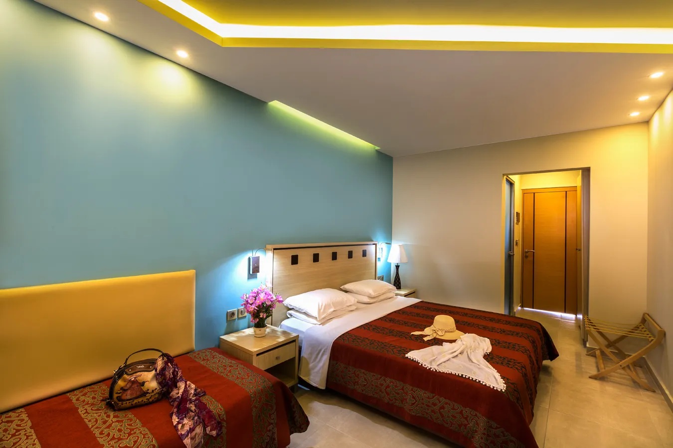 Porto Koufo Hotel-Economy trokrevetna soba.jpg