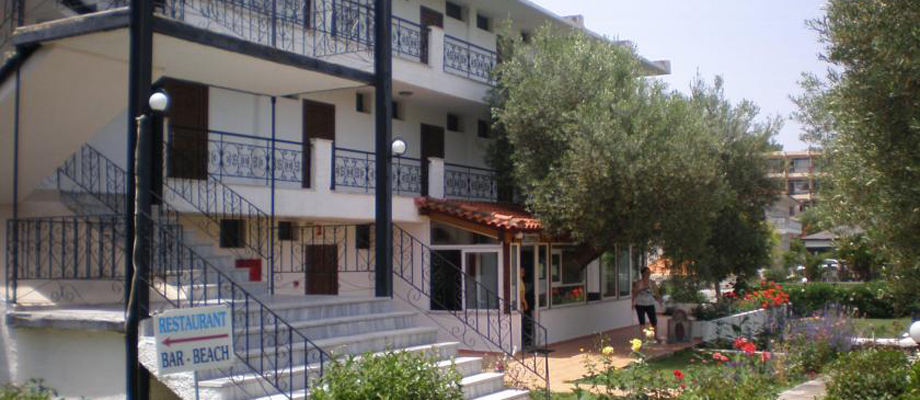 Hotel Porto Matina garden.jpg