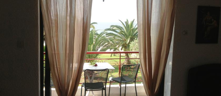 Hotel Porto Matina terasa u sobi.jpg
