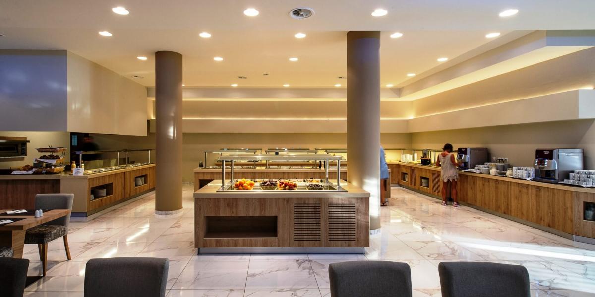 Hotel Poseidon Resort restoran enterijer.JPG