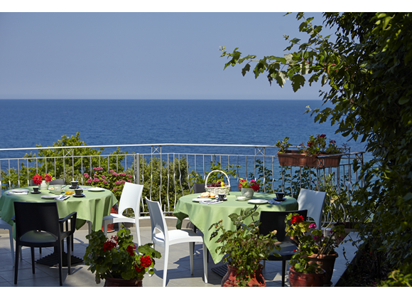 Hotel Alkyonis restaurant.png