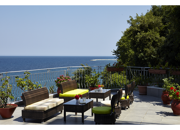 Hotel Alkyonis terrace.png