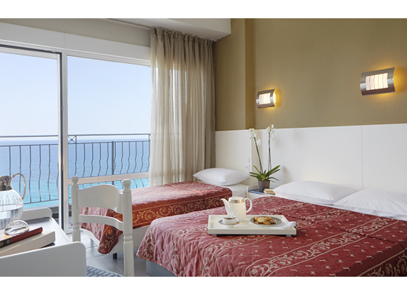 Hotel Alkyonis triple room see view.png