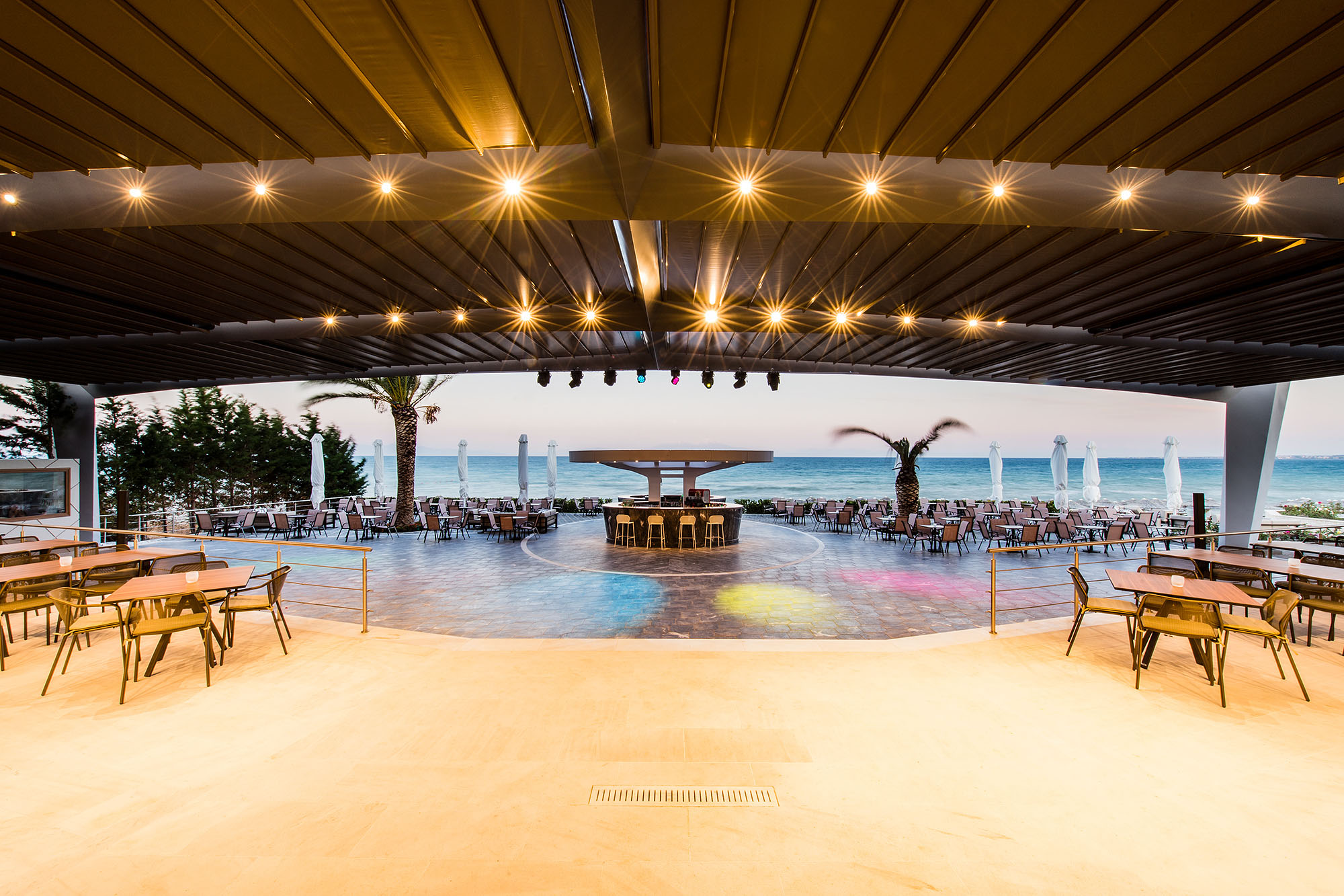 Potidea Palace-Terasa restorana.jpg