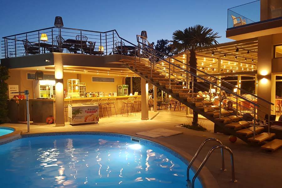 Hotel Potos bar uvece.jpg
