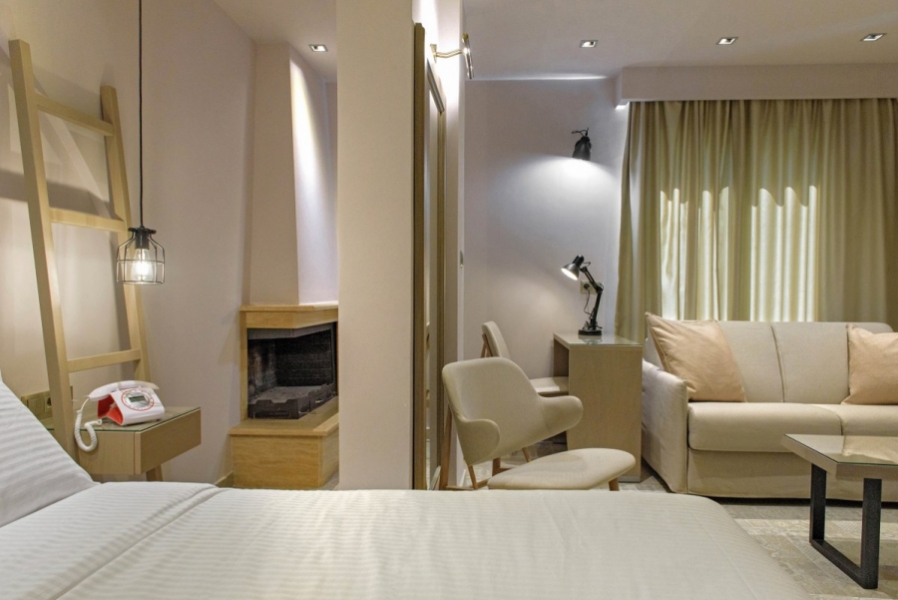 Hotel Pyrgos deluxe junior apartman.jpg