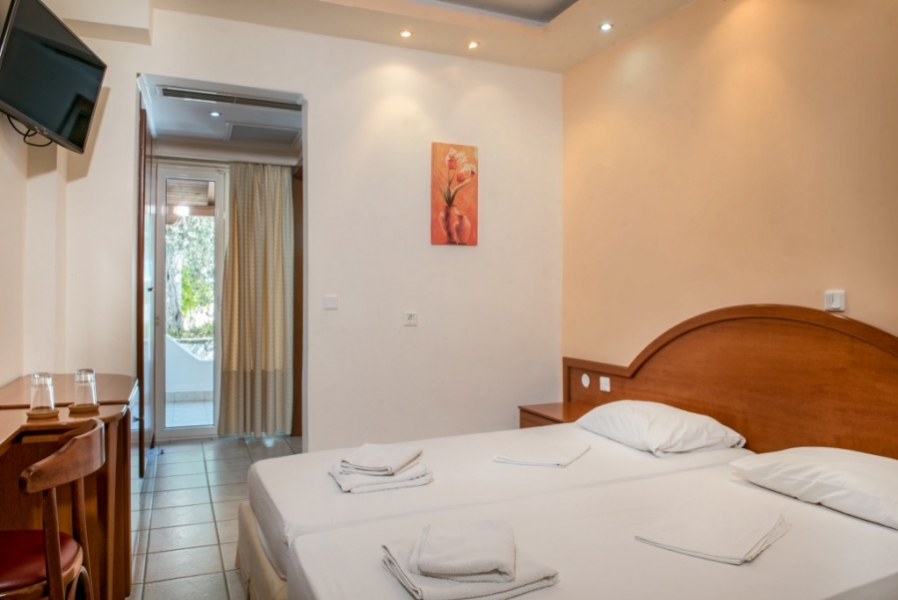Hotel Pyrgos double room.jpg