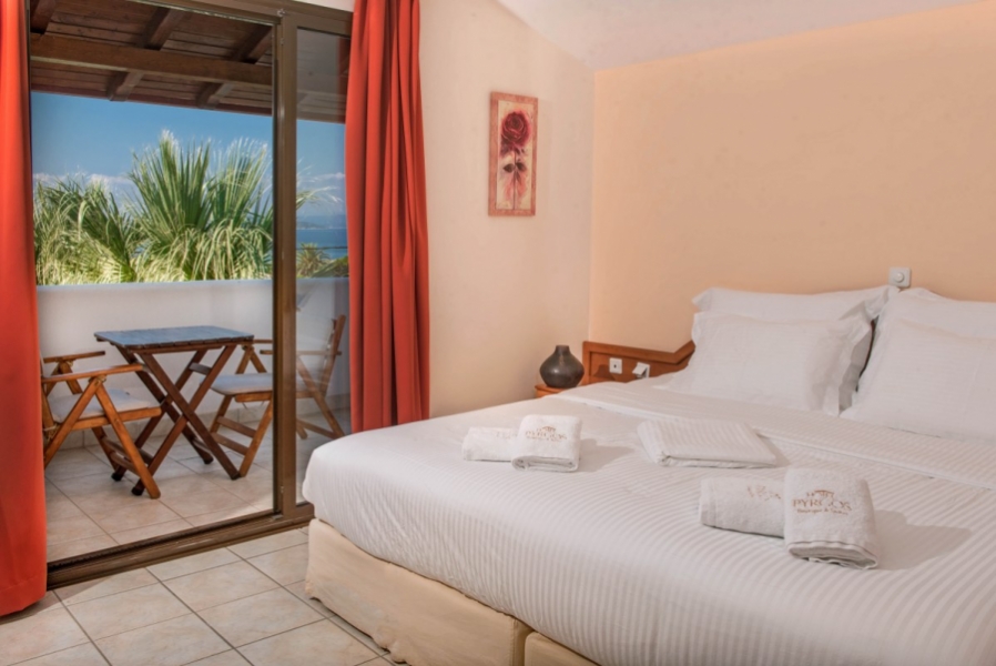Hotel Pyrgos suite pogled na more.jpg