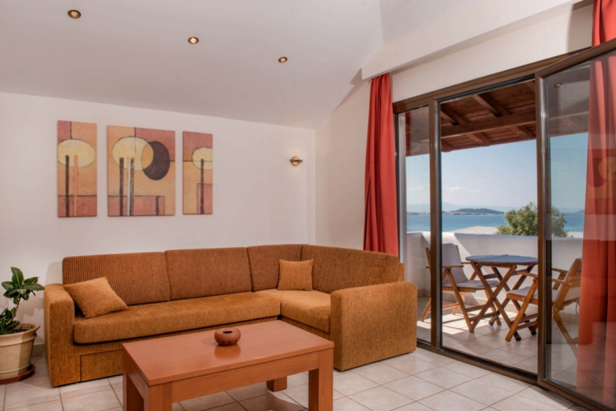 Hotel Pyrgos suite sea view dnevni boravak.jpg