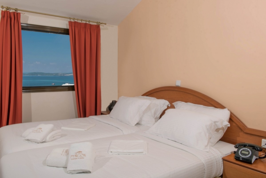 Hotel Pyrgos suite sea view.jpg