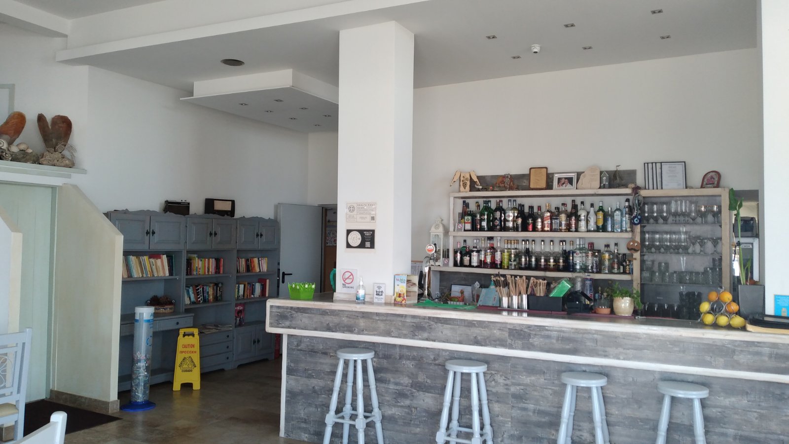 Ralitsa Hotel-Lobby bar.jpg