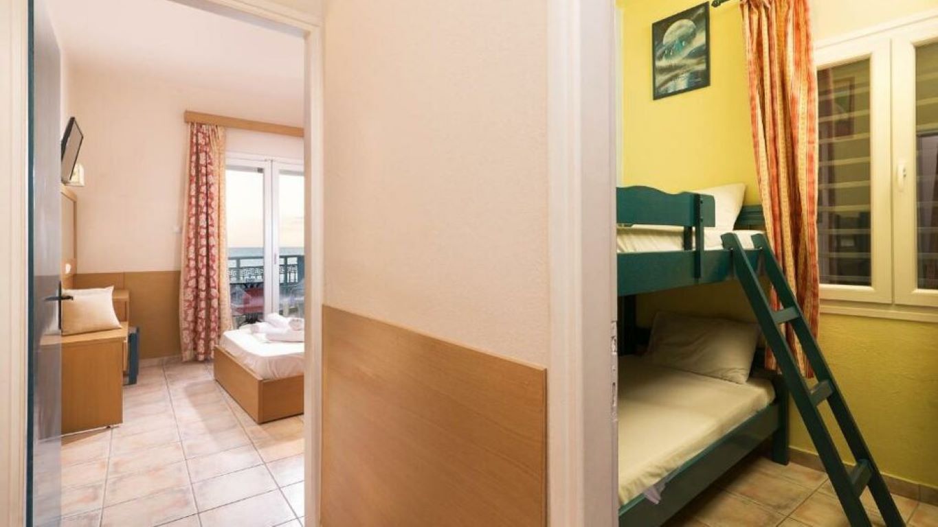 Ralitsa Hotel-Porodeicna soba.jpg