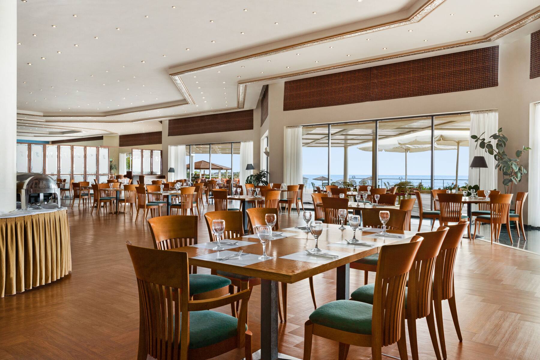 Hotel Ramada Plaza Thraki-Restoran.jpg