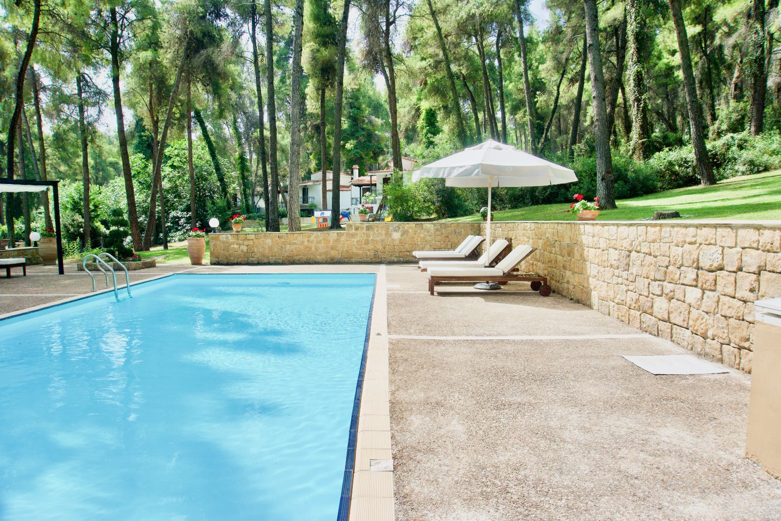 Hotel Sani Cape Villas pool.jpg