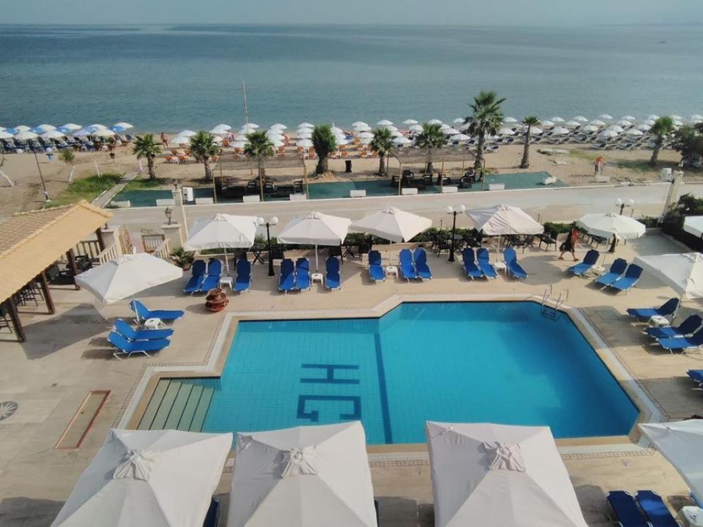 Hotel Santa Beach-Bazen.jpg