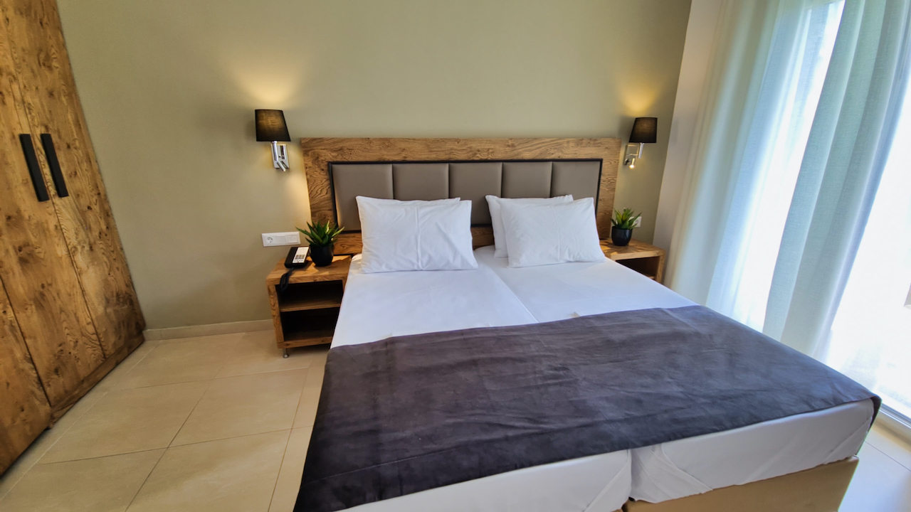 Hotel Sarantis room twin beds.jpg