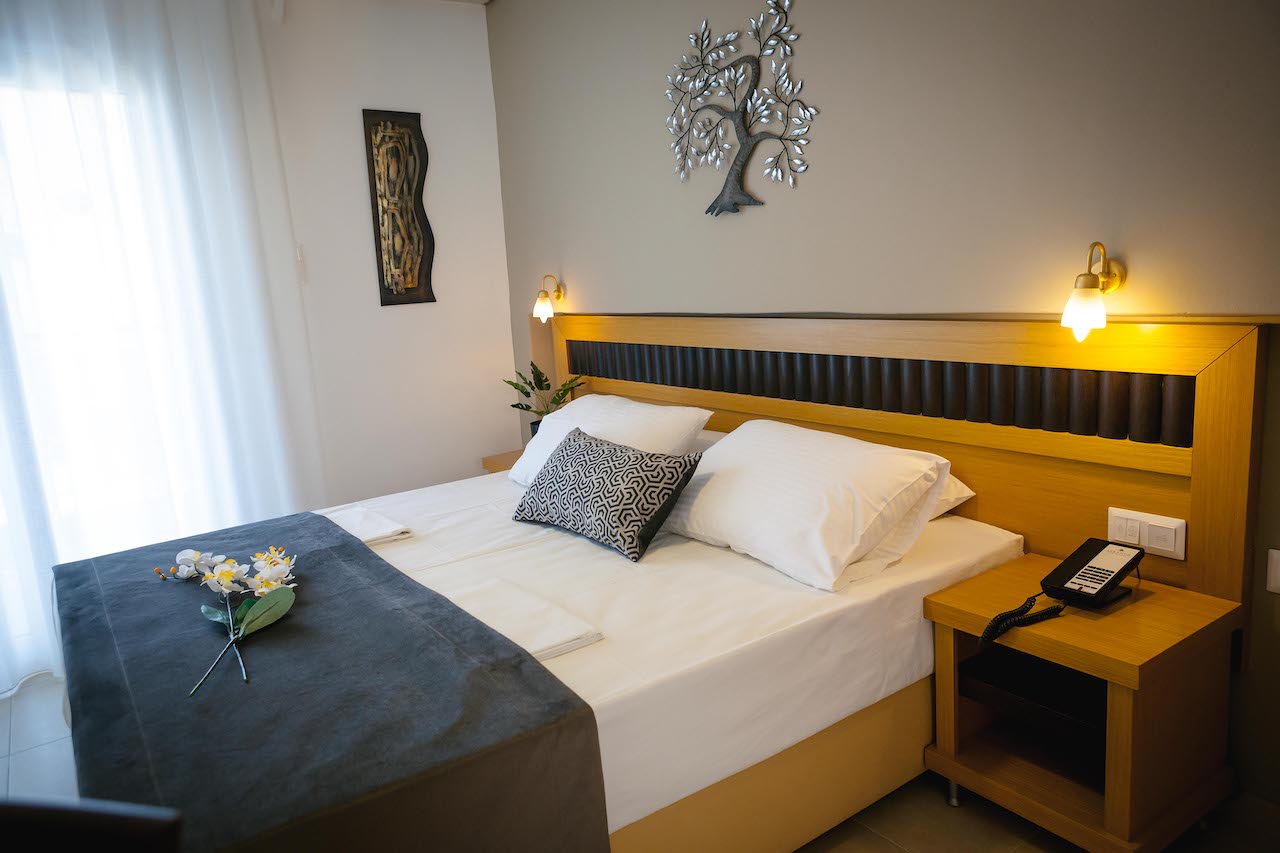 Hotel Sarantis room.jpg
