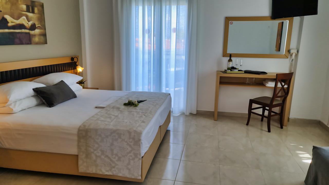 Hotel Sarantis soba.jpg