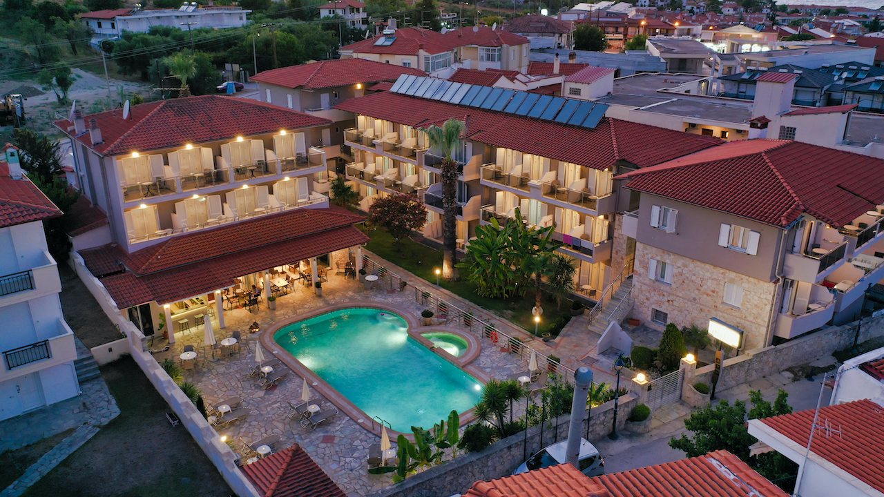 Sarantis hotel.jpg