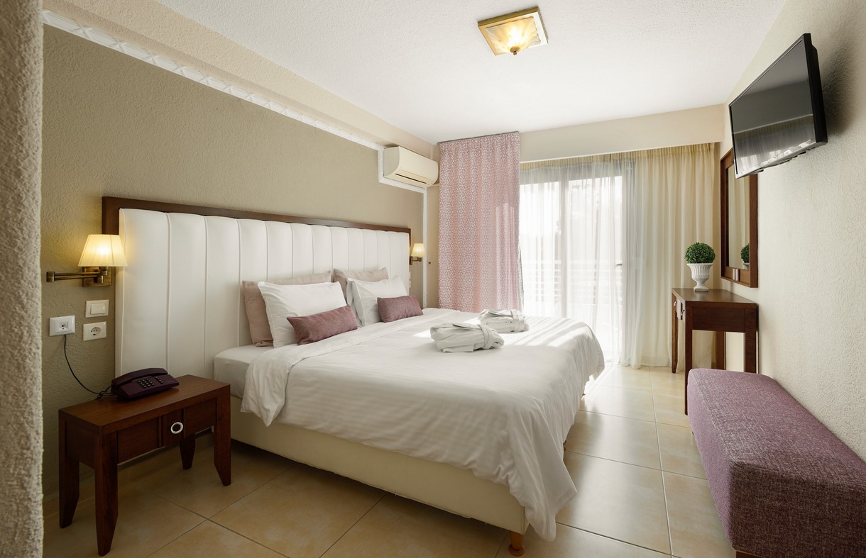 Hotel Secret Paradise double room.jpg
