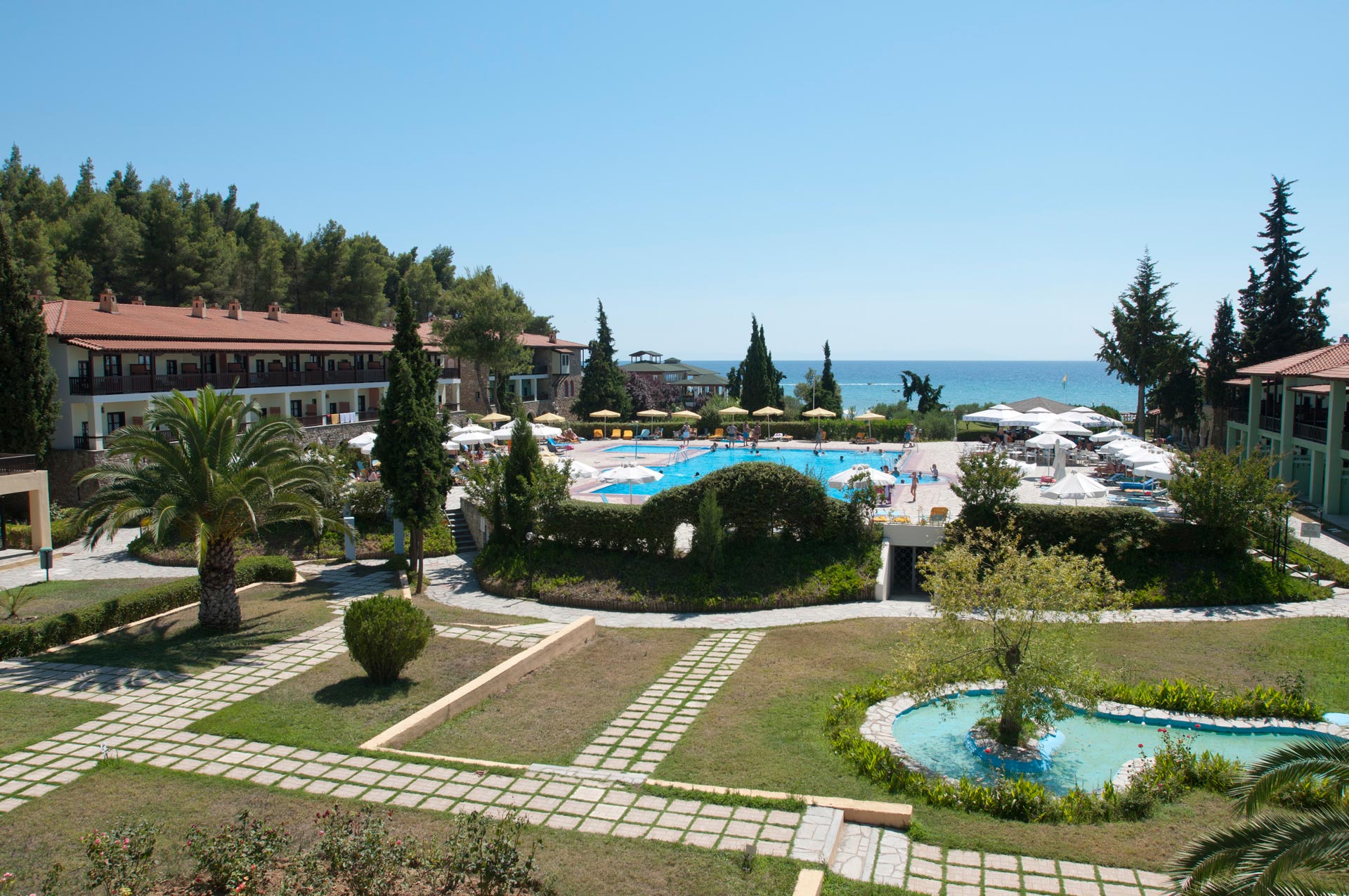 Hotel Simantro Beach basta i bazen.jpg