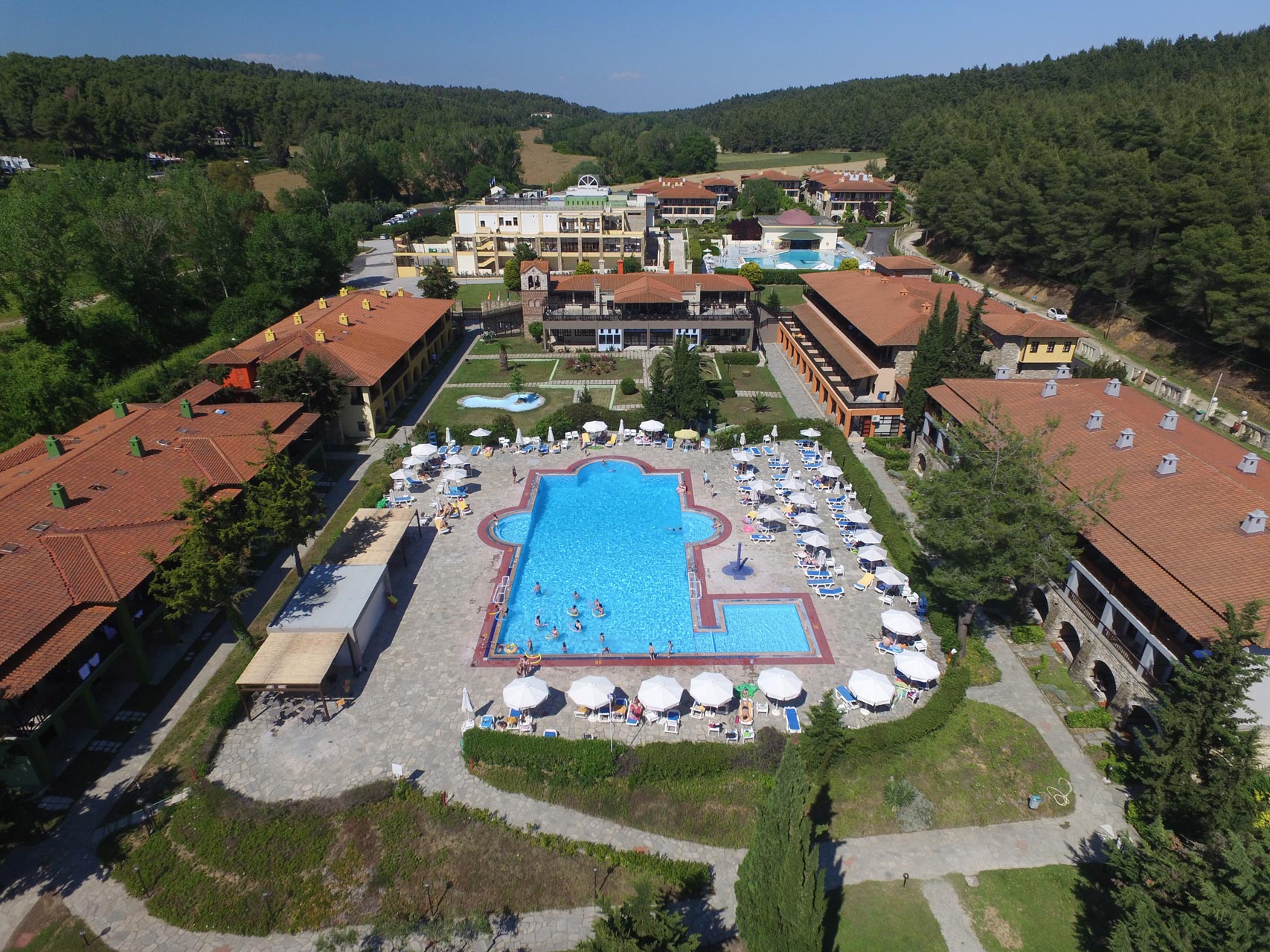 Hotel Simantro Beach bazen 1.jpg