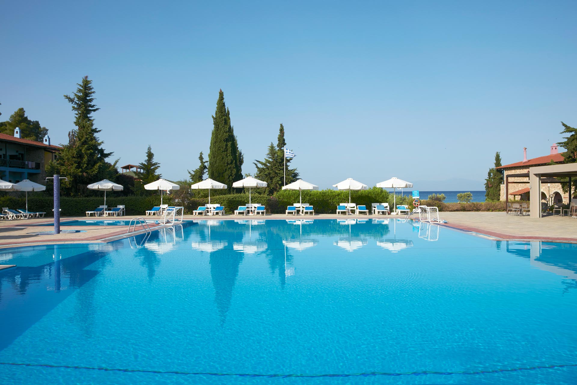 Simantro Beach hotel bazen.jpg
