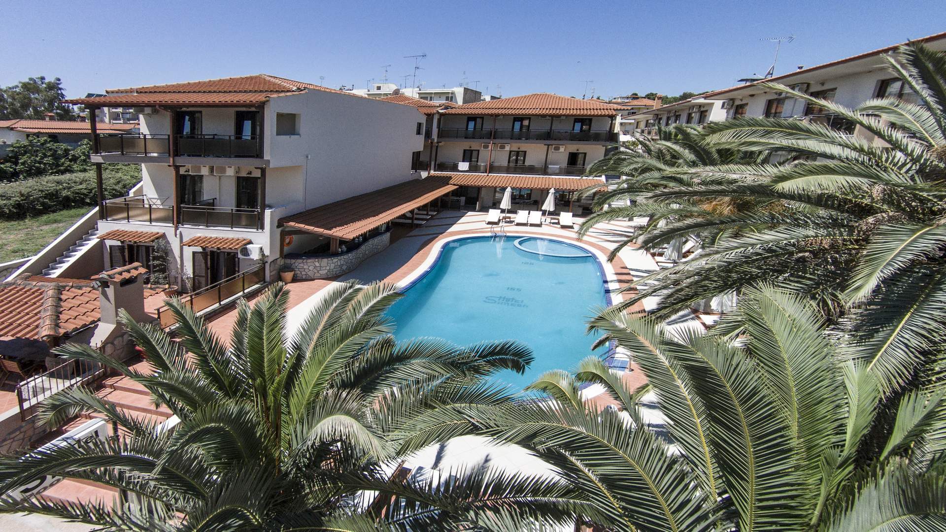 Hotel Simeon pool.jpg