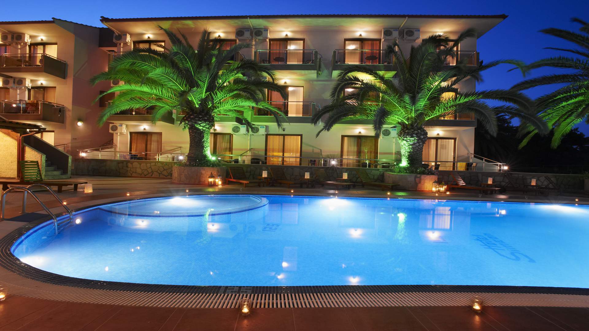 Simeon hotel bazen.jpg