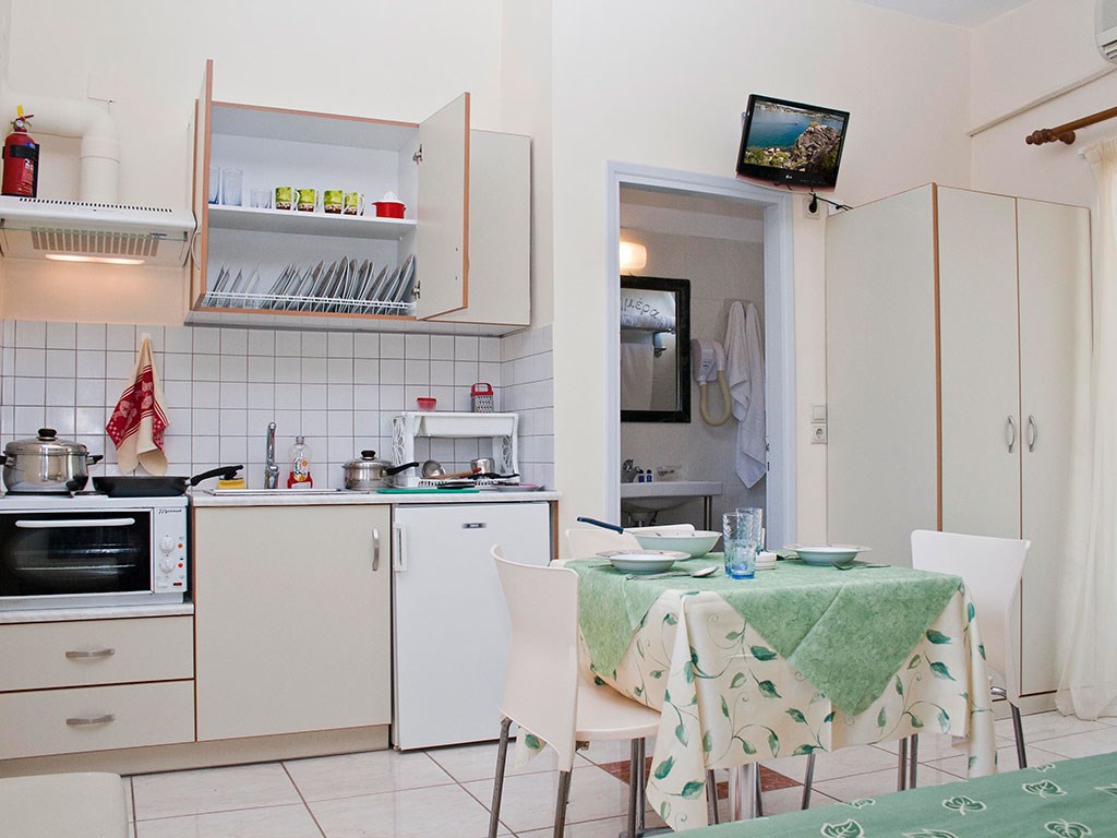 Allonia studios kitchen.jpeg