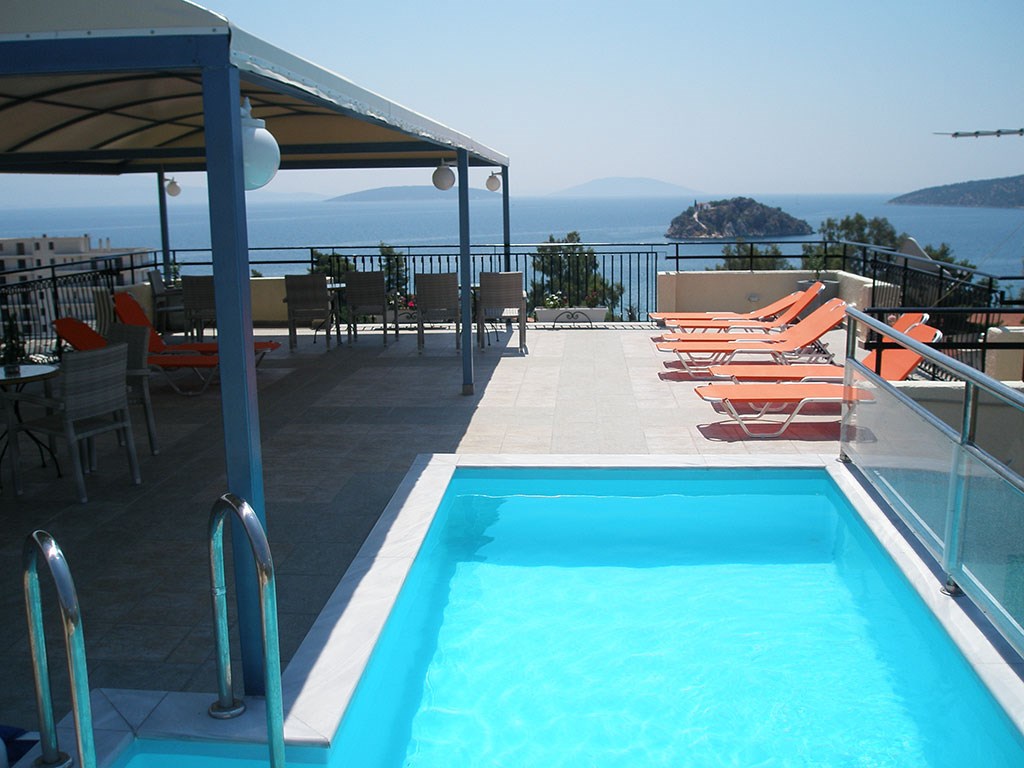 Allonia studios teracce and pool.jpeg