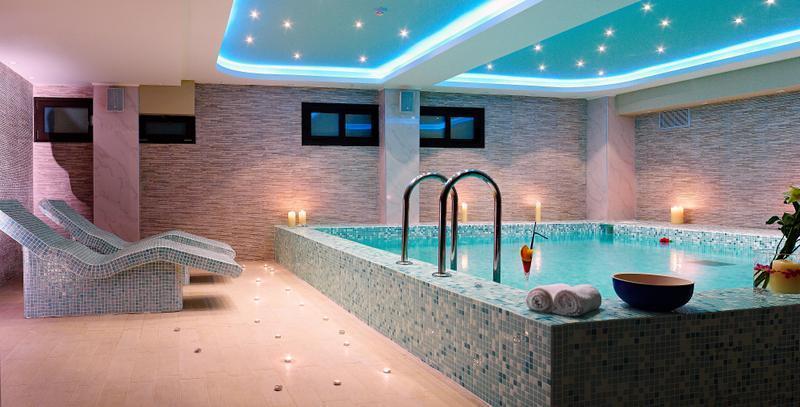 Hotel Sivota Diamond Spa Resort zatvoreni bazen.jpg