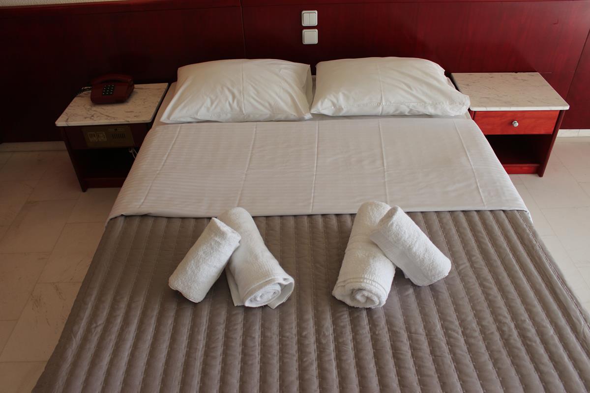 Hotel Skion Palace krevet u sobama.jpg