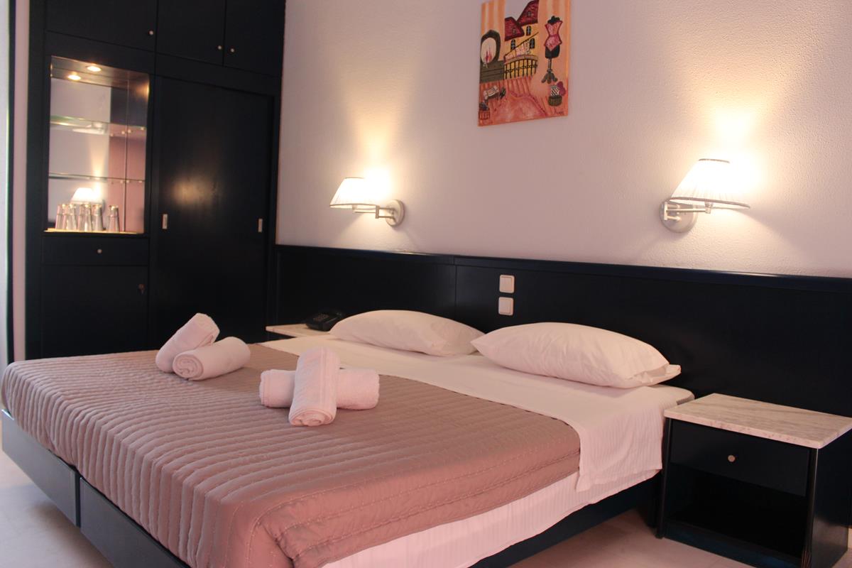 Hotel Skion Palace room.jpg