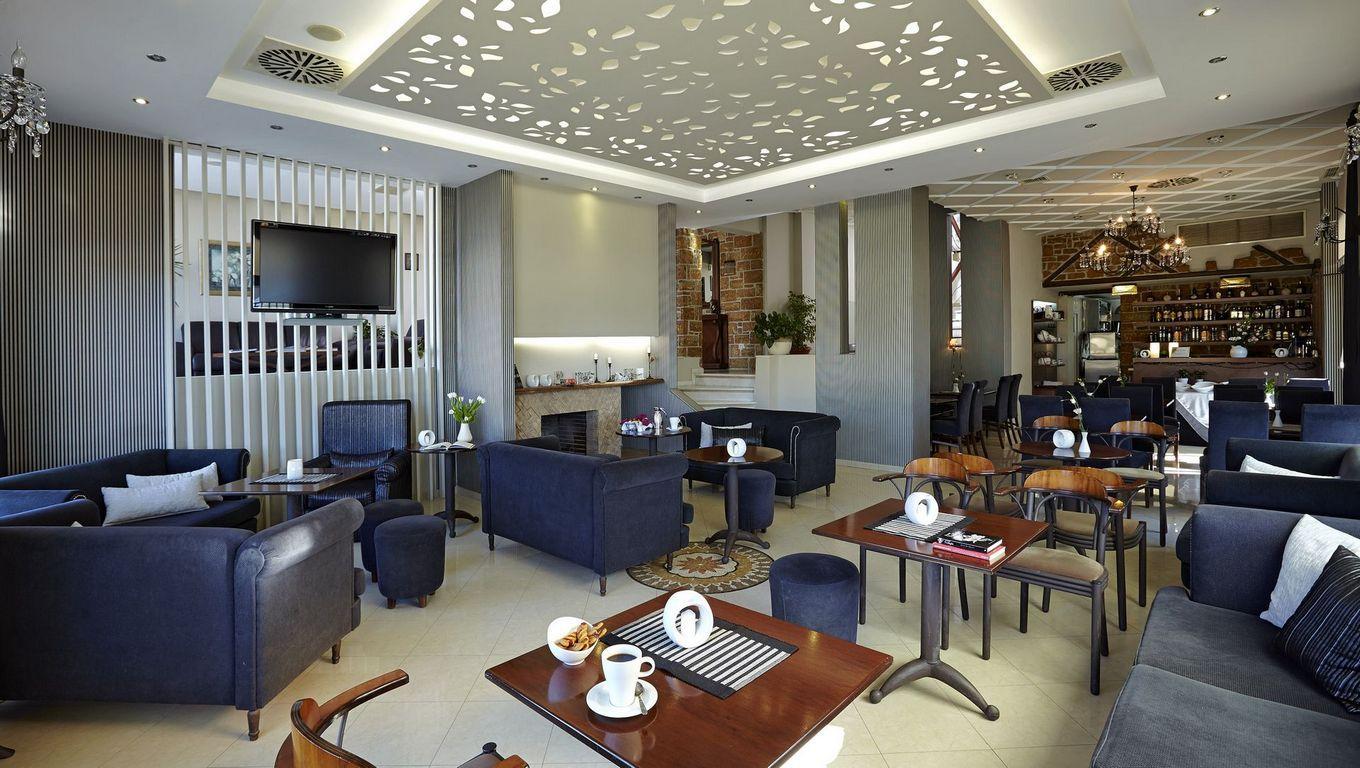 Hotel Sokratis bar.jpg