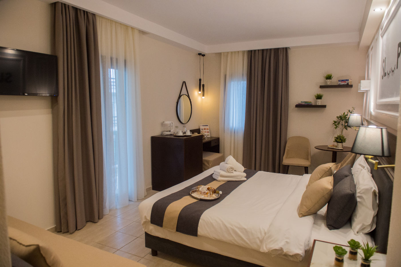 Hotel Sokratis enterijer sobe.jpg