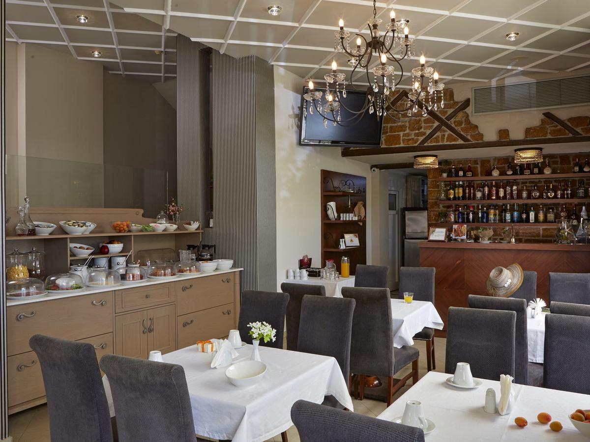 Hotel Sokratis restaurant.jpg